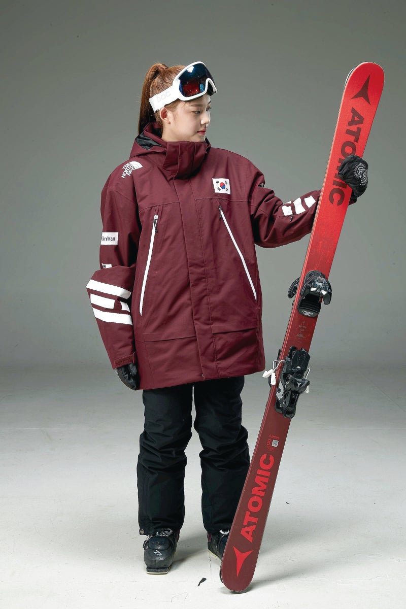 2018평창 #프리스타일_스키 #슬로프스타일 예선에 출전했던 #대한민국 #국가대표 #이미현 선수가 72.80점을 기록했습니다. 0.2점  차로 13위를 차지해 아쉽게 결선 진출에는 실패했는데요. #설원의_서커스 라 불리는 프리스타일 스키에서 이미현 선수, 멋진 연기를 펼쳤  ..., image size:800x1200