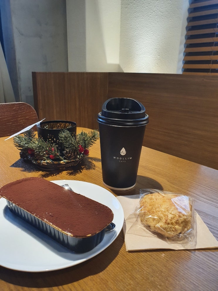  울림카페_야외 테라스가 있는 판교카페, 운중동 북카페 