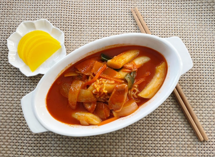  죽이야기 추억의 밀떡볶이 붕푸드마켓 GET(feat.모짜치즈떡볶이)