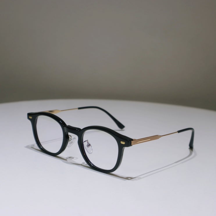 좋은 소재로 바르게 설계한 뿔테안경 : 지아애체안경원 히로미츠키고 안경