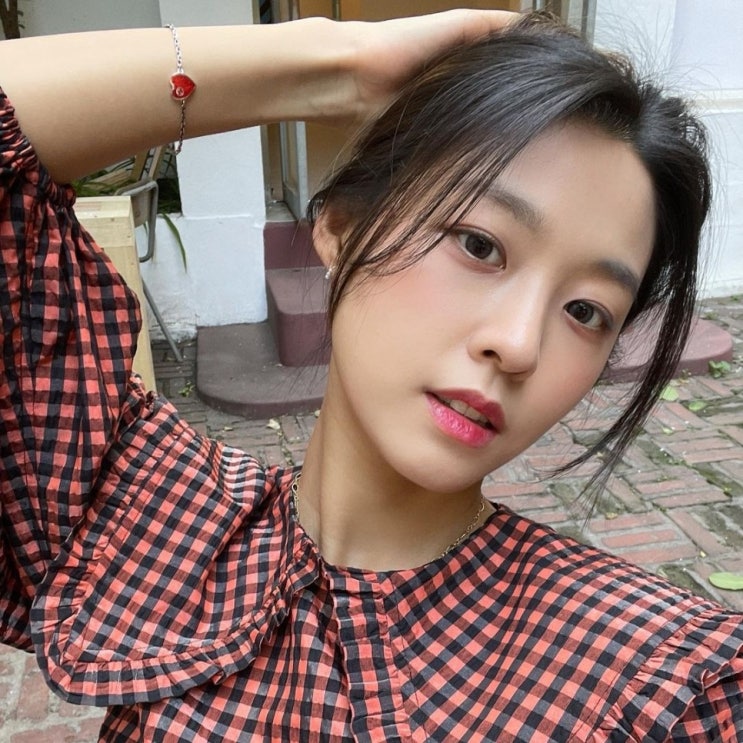 AOA 멤버 설현, 머리부터 발끝까지 꽁꽁 싸맨 귀여운 패션 센스 자랑 AOA 멤버 설현, 머리부터 발끝까지 꽁꽁 싸맨 귀여운 패션 센스 자랑