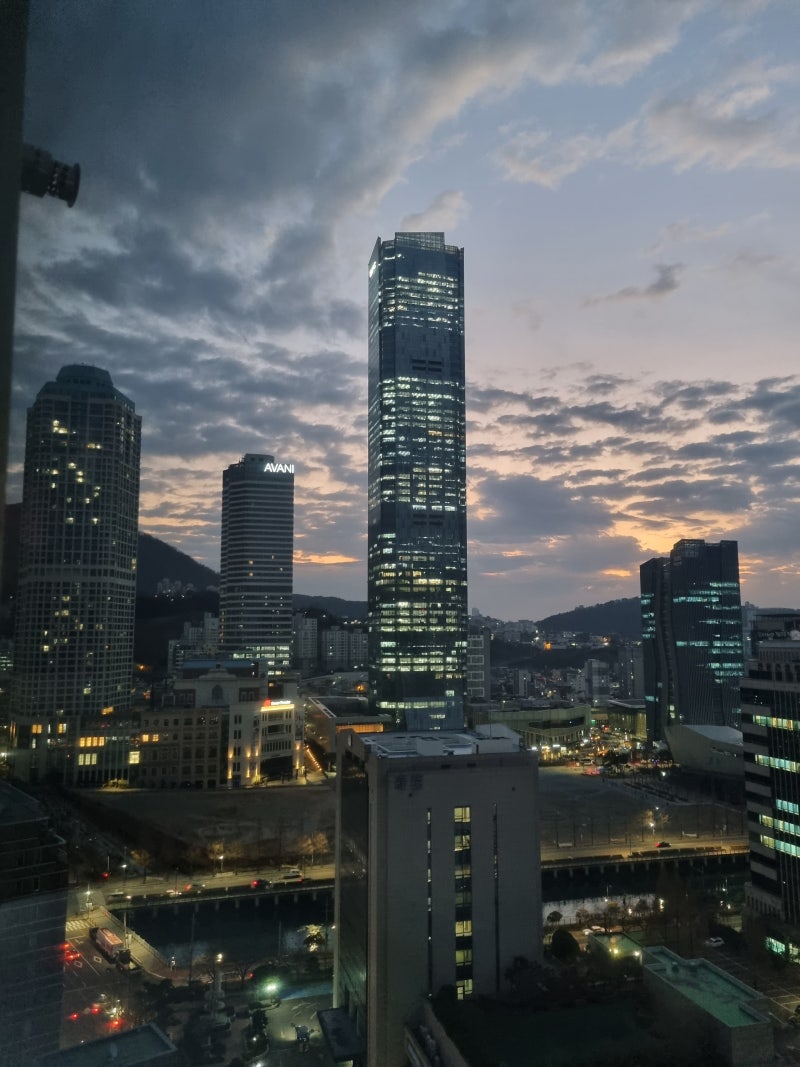 문현지식산업센터 BIFC2 현장사진 / 평면배치도 : 네이버 블로그