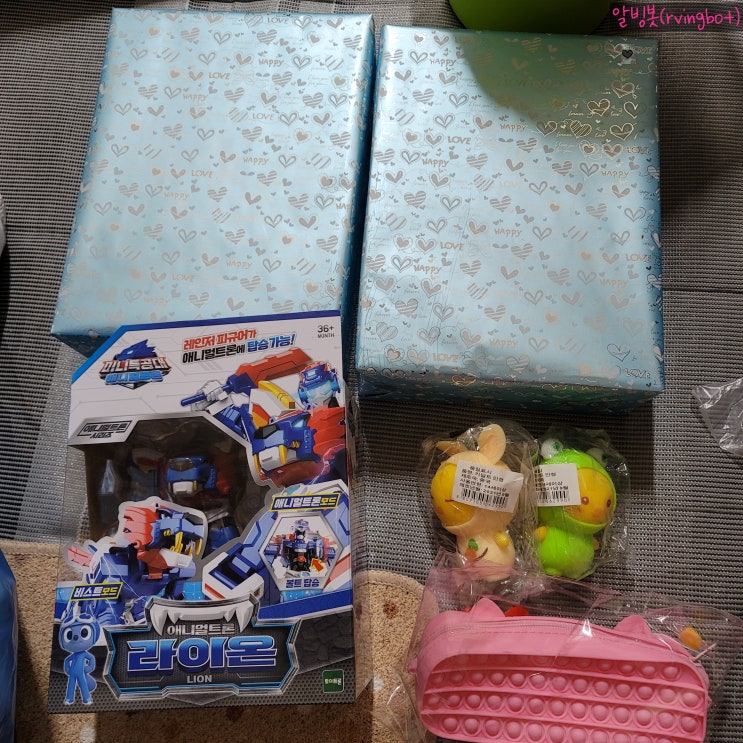  21년 크리스마스 선물 (팝잇, 말랑이, 미니특공대 애니멀트론)