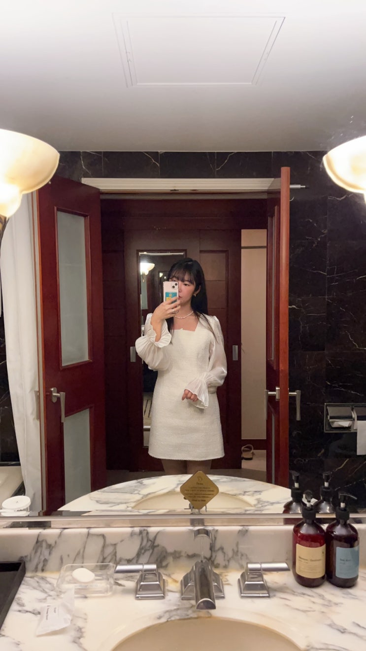  연말+분위기+파티+호텔<코리아나호텔>