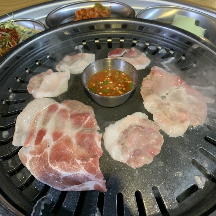 <서울 이수역 맛집> 커다란 쟁반이 신기한 고기집, "쟁반집8289 이수점" (7.4) <서울 이수역 맛집> 커다란 쟁반이 신기한 고기집, "쟁반집8289 이수점" (7.4)