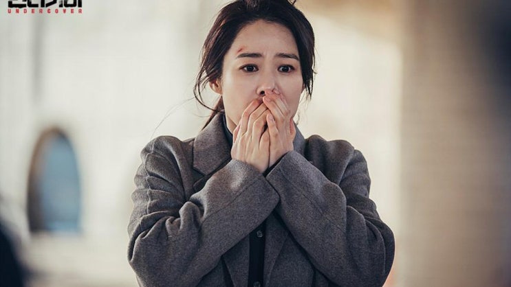 2021년 뛰어난 활약을 펼친 여배우는? 김현주, 한소희, 전여빈, 곽선영, 한선화 2021년 뛰어난 활약을 펼친 여배우는? 김현주, 한소희, 전여빈, 곽선영, 한선화