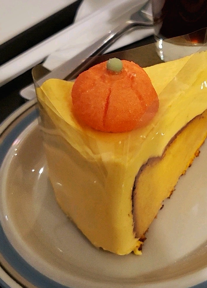  카페모히 :: 범계카페 , 디저트 맛집 단호박 가또 케이크 
