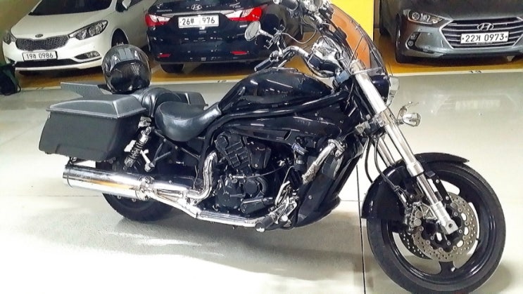 국산 오토바이 미라쥬650프로, 블랙코트 스프레이 페인트로 사이드백 도색