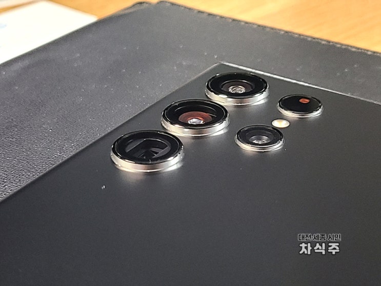  갤럭시S22 울트라보호필름은 힐링쉴드로 완벽하게 부착