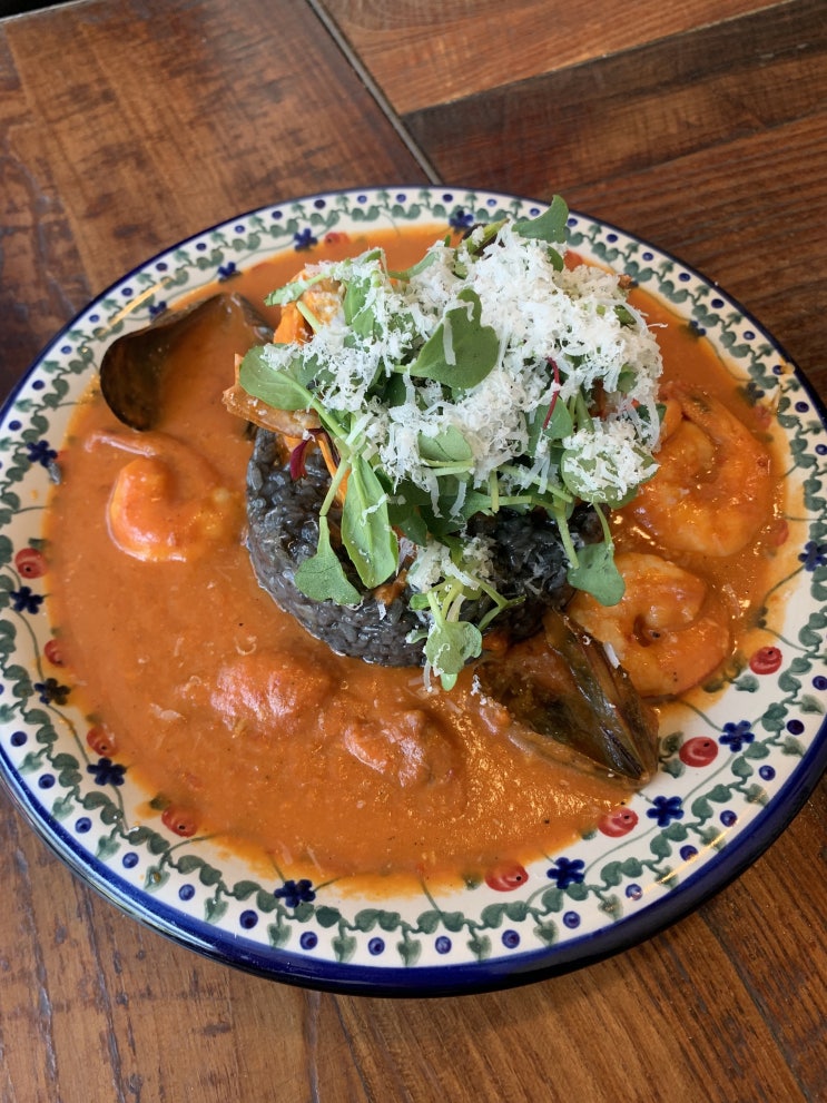  찐 연희동 주민의 맛집 솔직 후기 1탄(숨겨진 배달맛집 포함) 연희동 칼국수 / 마우디 / 카덴 / 꿀다방