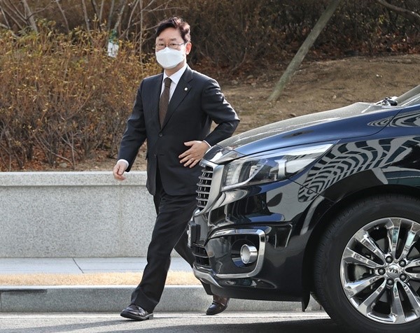  박범계 법무부 장관 전신사진, 실제 키는 163cm?