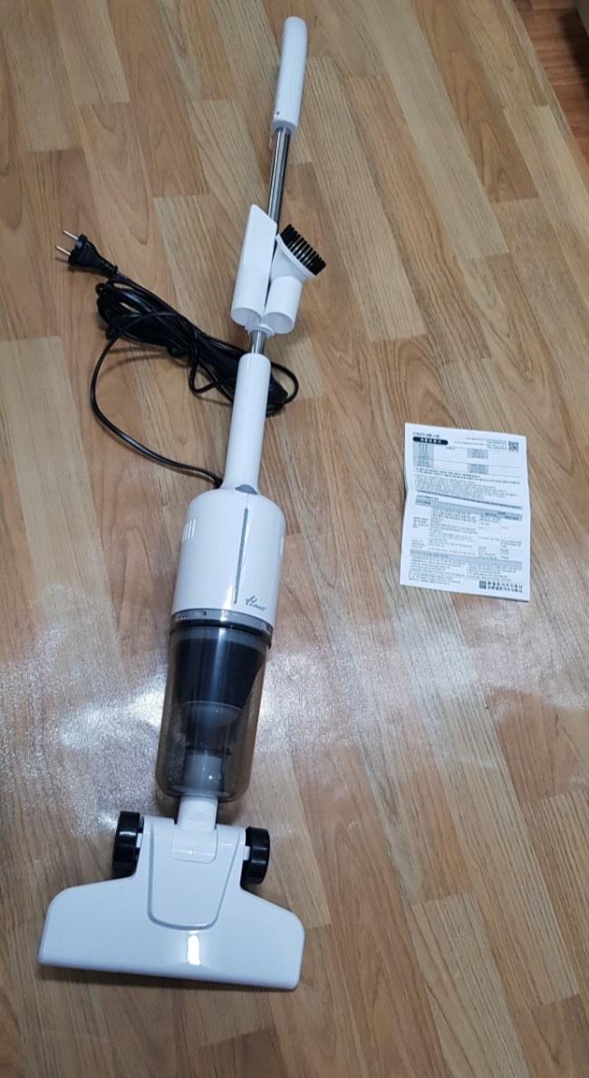 간편 정리 가볍고 힘쎈 한일 유선 슬림 청소기 HC-670WT 자유로운 스탠딩 거치 사용기 간편 정리 가볍고 힘쎈 한일 유선 슬림 청소기 HC-670WT 자유로운 스탠딩 거치 사용기