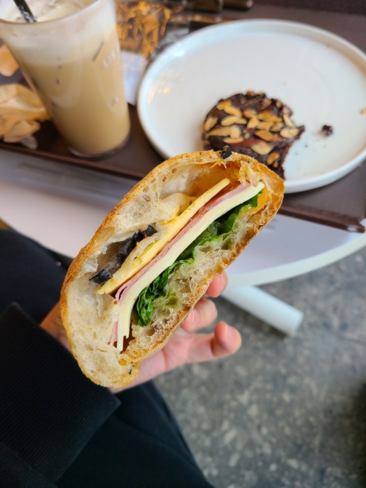  [김해카페/장유카페] 예스키즈존, 애견동반까지 가능한 브런치 맛집 카페 리스모어