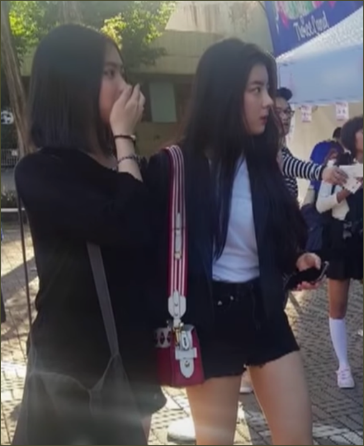 ITZY 리아 있지 집안 금수저 부모님 직업은? ITZY 리아 있지 집안 금수저 부모님 직업은?