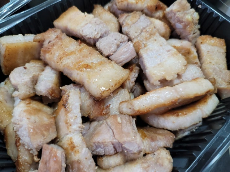  삼겹살 선지국을 함께 먹는 '머내' 배달후기