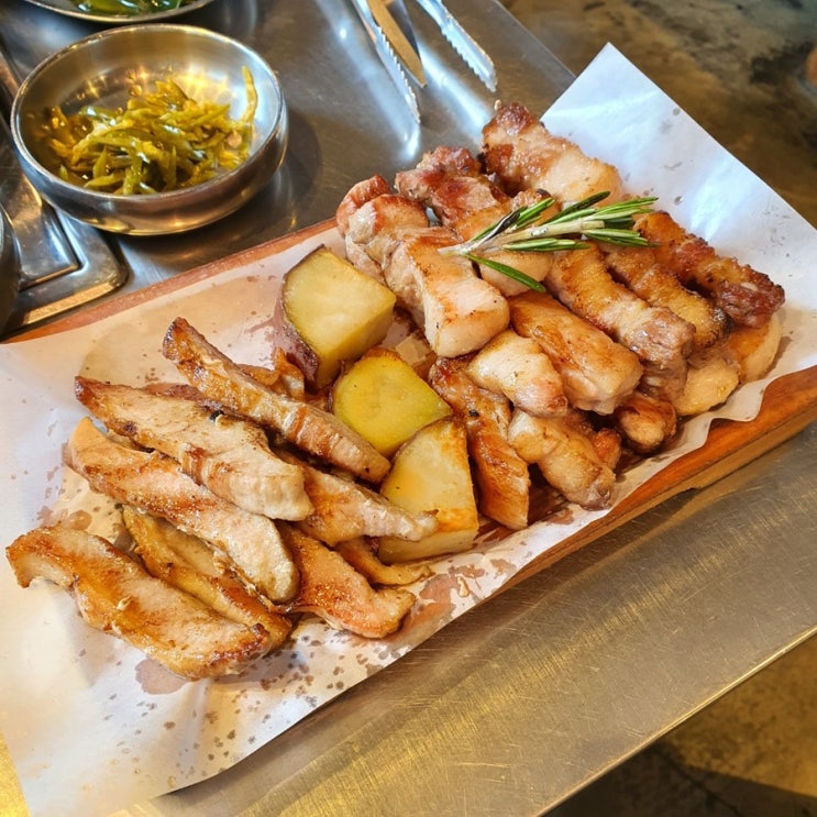  인천 송도 고기 맛집 단지집 (삼겹살, 목살, 항정살, 추억의 도시락, 냉면)
