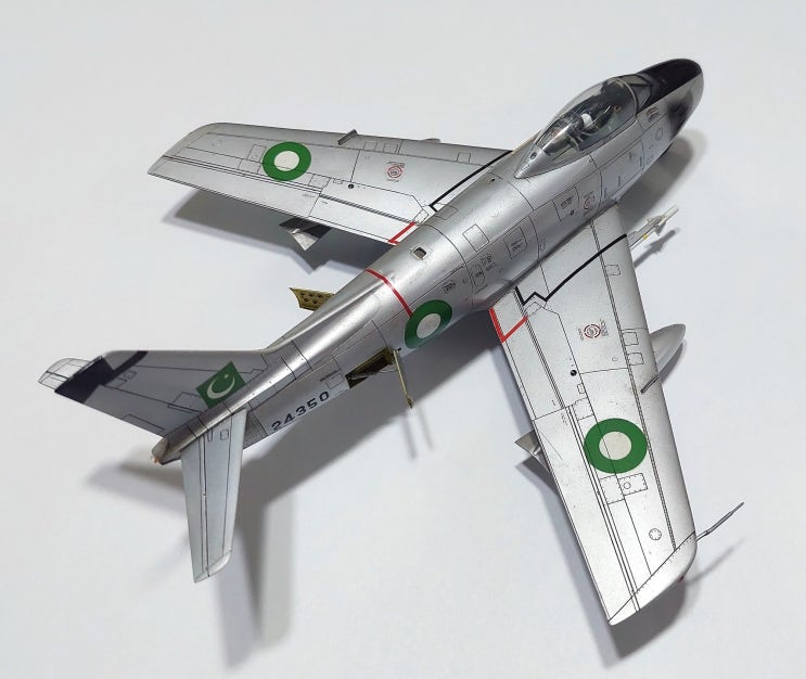 아카데미 1/48 F-86F 세이버 [2011년 제작]