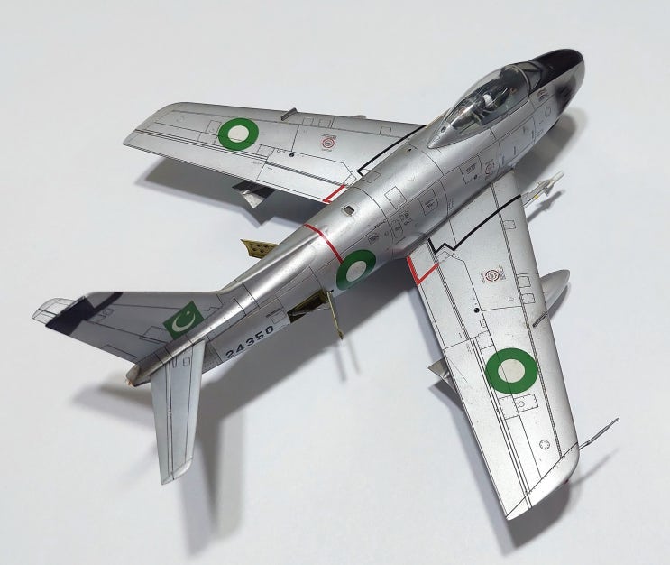  아카데미 1/48 F-86F 세이버 [2011년 제작]