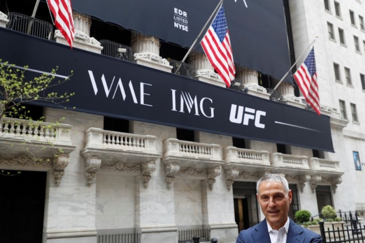 UFC 모기업 CEO 아리 엠마뉴엘 2021년 연봉 3800억원...파이터 600명 연봉보다 높아