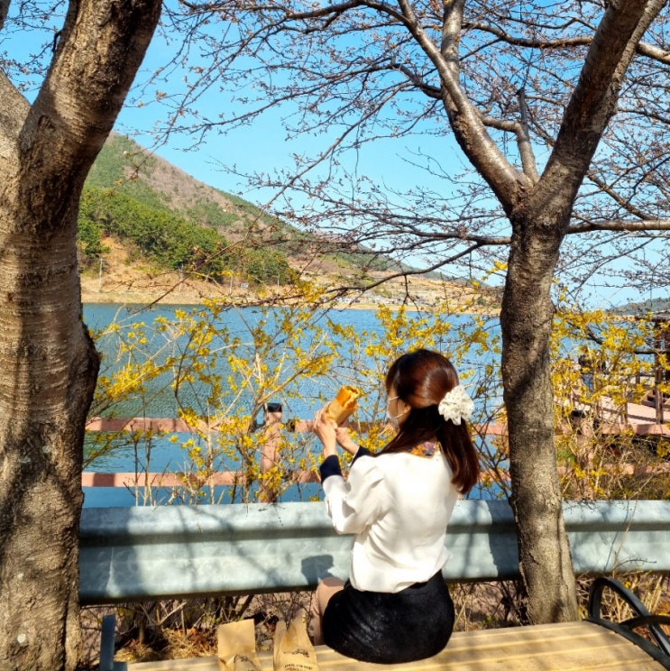 여수여행 필수간식 여수 바게트버거 쑥아이스크림 거북이수제바게트에서