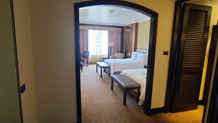 방콕.쉐라톤 그랑데 스쿰빗.2022년3월31일. Sheraton Grande Sukhumvit Bangkok. SHA Extra+. 조식. 테스트앤고. 수영장. 헬스장. 방콕.쉐라톤 그랑데 스쿰빗.2022년3월31일. Sheraton Grande Sukhumvit Bangkok. SHA Extra+. 조식. 테스트앤고. 수영장. 헬스장.