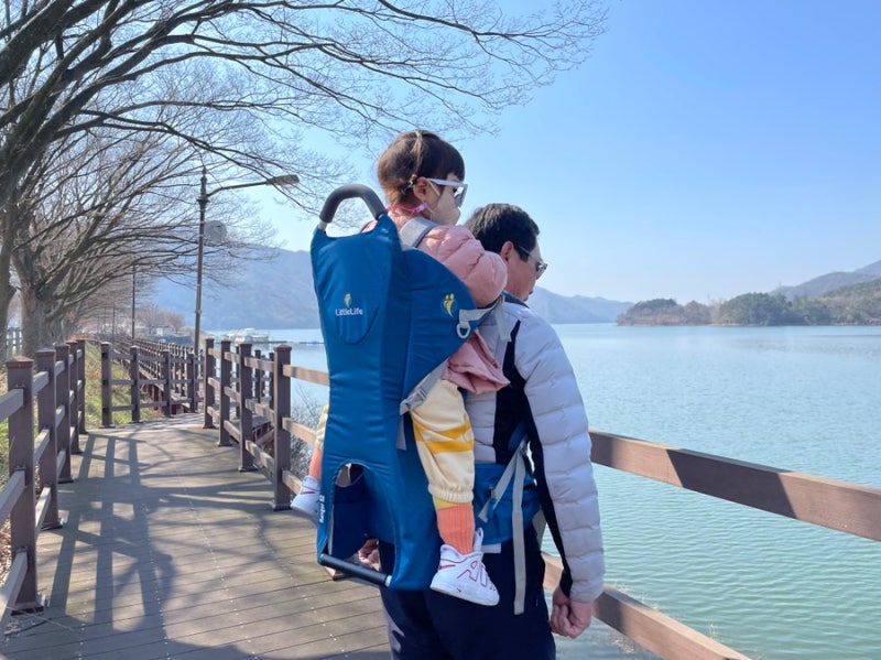 리틀라이프 유아등산캐리어와 함께라면 봄나들이 등산도 문제 없어요