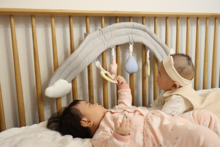 아기침대 장난감으로 좋은 세이지폴 감각발달놀이판