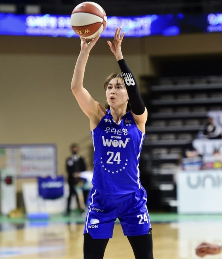 WKBL 국내 여자프로농구 플레이오프 1차전 우리은행 신한은행 WKBL 국내 여자프로농구 플레이오프 1차전 우리은행 신한은행