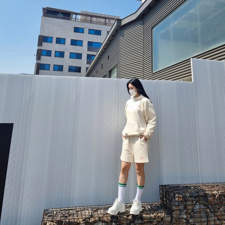 필로소피 후디 셋업 22SS 신상으로 편하고 예뻐 필로소피 후디 셋업 22SS 신상으로 편하고 예뻐