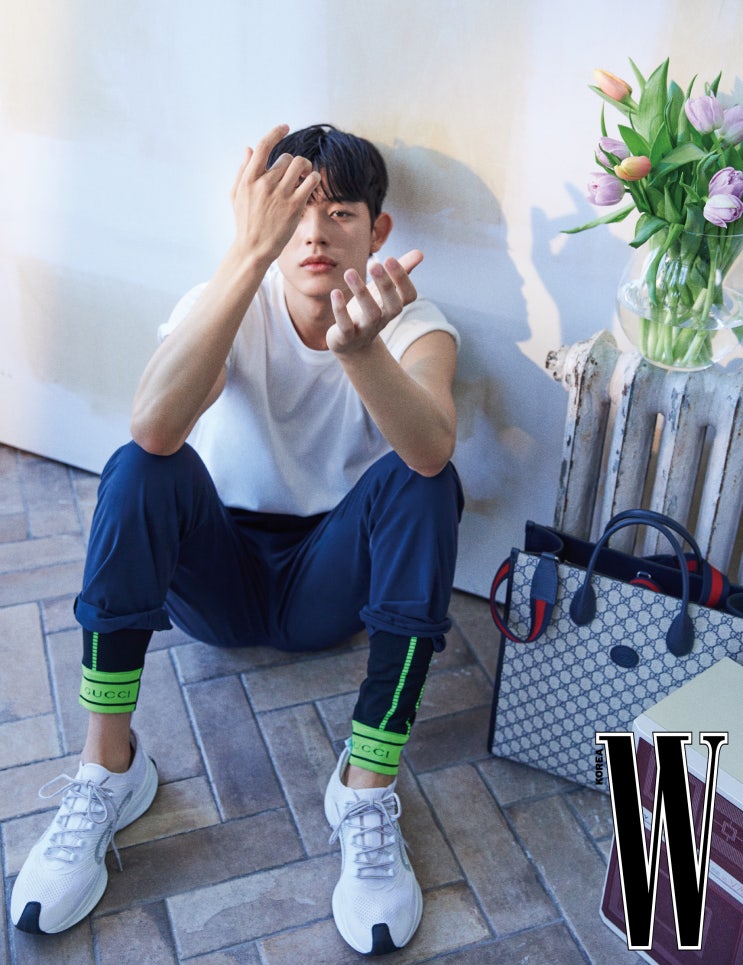  구찌 러브 퍼레이드 : 로몬 패션 화보(W코리아) 남자 자켓, 셔츠, 토트백 #남자명품가방