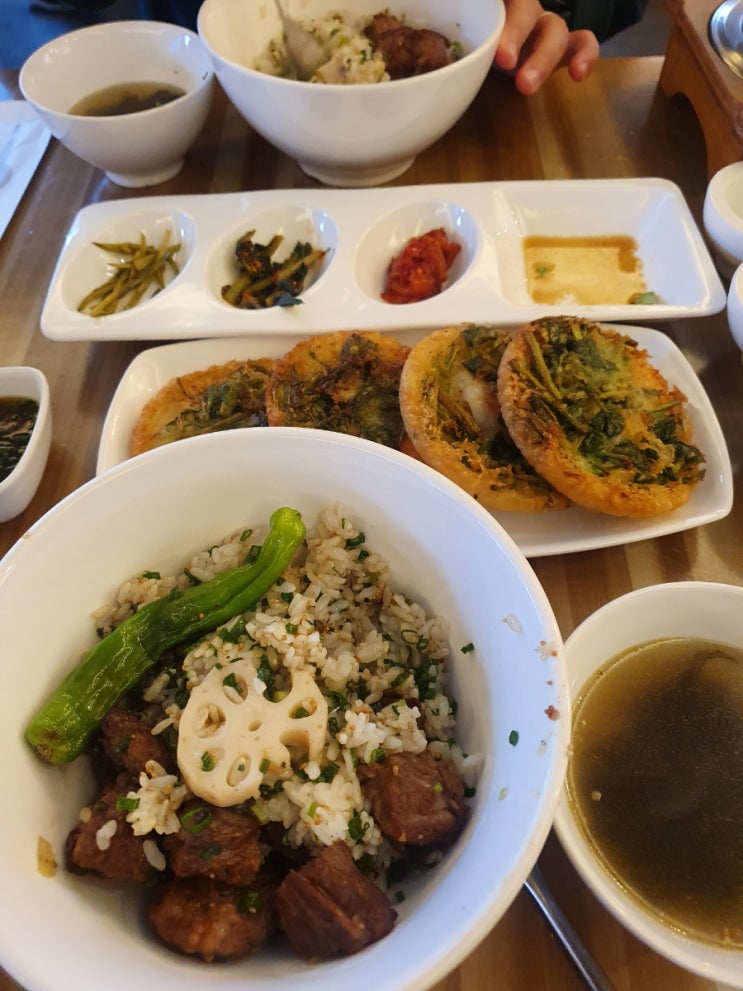  수원 행궁동 솥밥 파는 맛집 '뜸' (주말에 웨이팅 없이 한 번에 들어감)