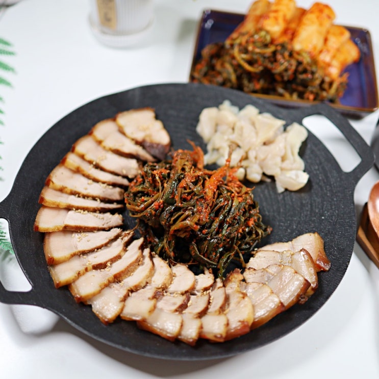  돼지수육 삶는법 쫀득하게 삶는 시간 앞다리살 요리 수육 맛있게 삶는법