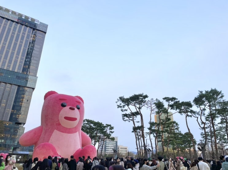  롯데월드타워 초대형 벨리곰/석촌호수 벚꽃