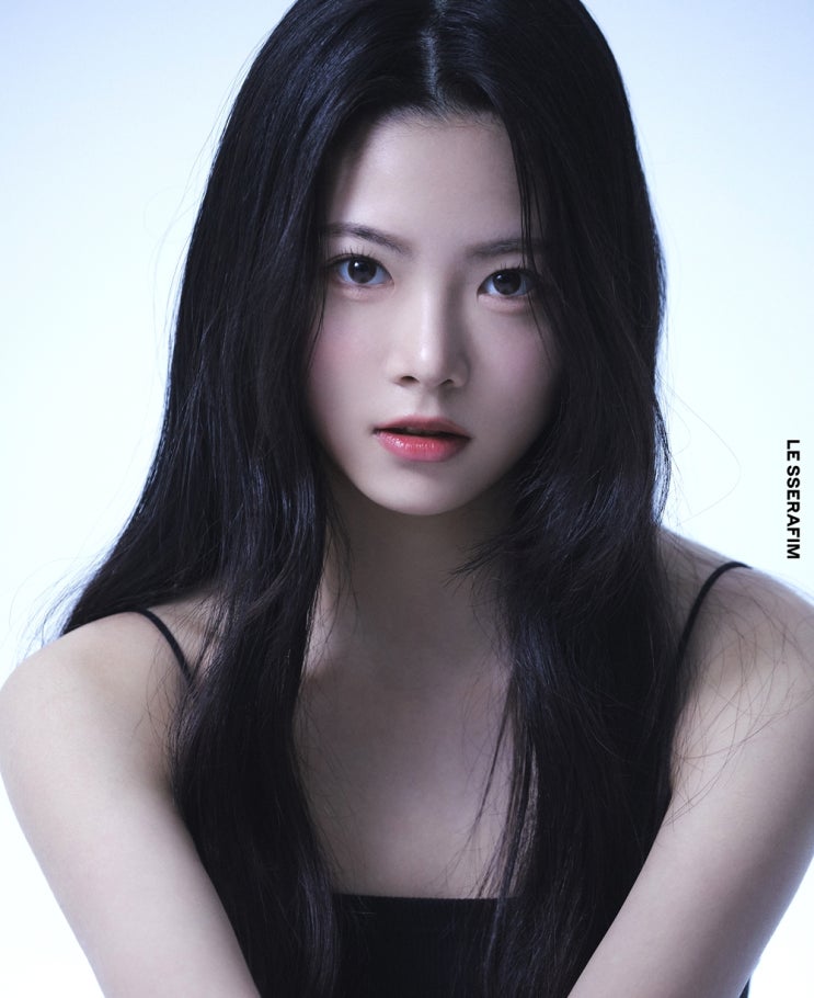 '르세라핌' 세 번째 멤버 홍은채, 2006년 생으로 팀내 막내...솔직 당당하고 재기 발랄한 모습 '르세라핌' 세 번째 멤버 홍은채, 2006년 생으로 팀내 막내...솔직 당당하고 재기 발랄한 모습