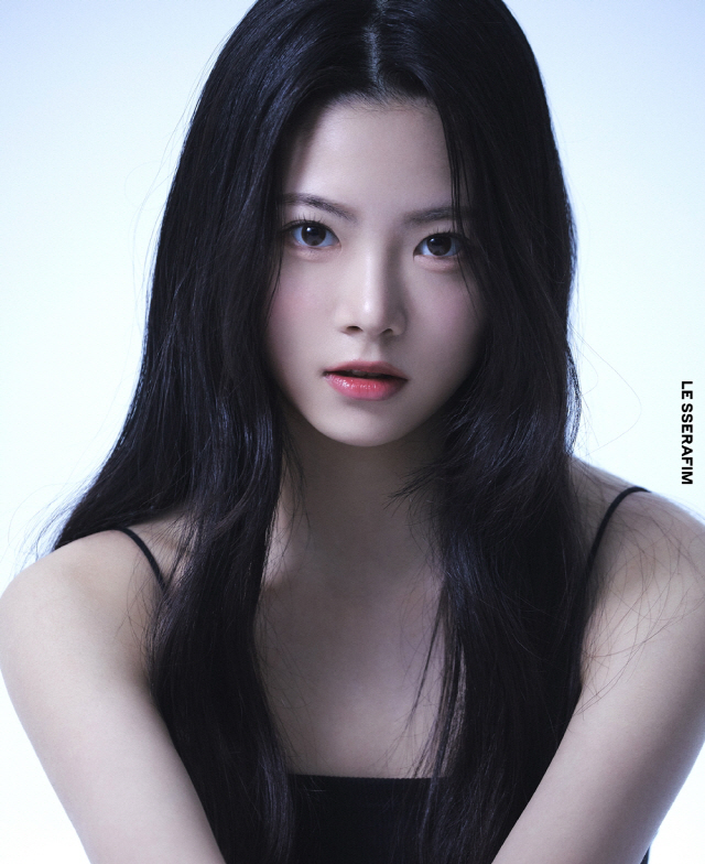 [공식] '하이브 최초 걸그룹' 르세라핌, 재기발랄 막내 홍은채 공개