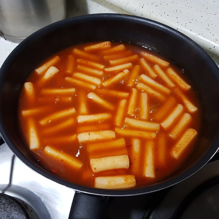  풀무원 쌀 국물떡볶이 칼로리와 영양성분정보 알아보아요. (떡볶이 열량, 조리법 조리방법)