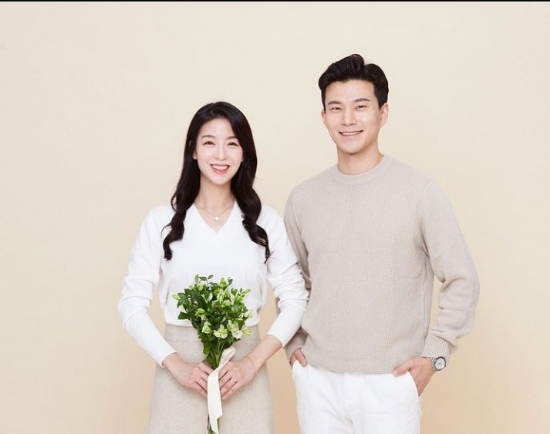  가족사진 남길때 헤어메이크업 받고 더 이쁜 사진 남겨보세요