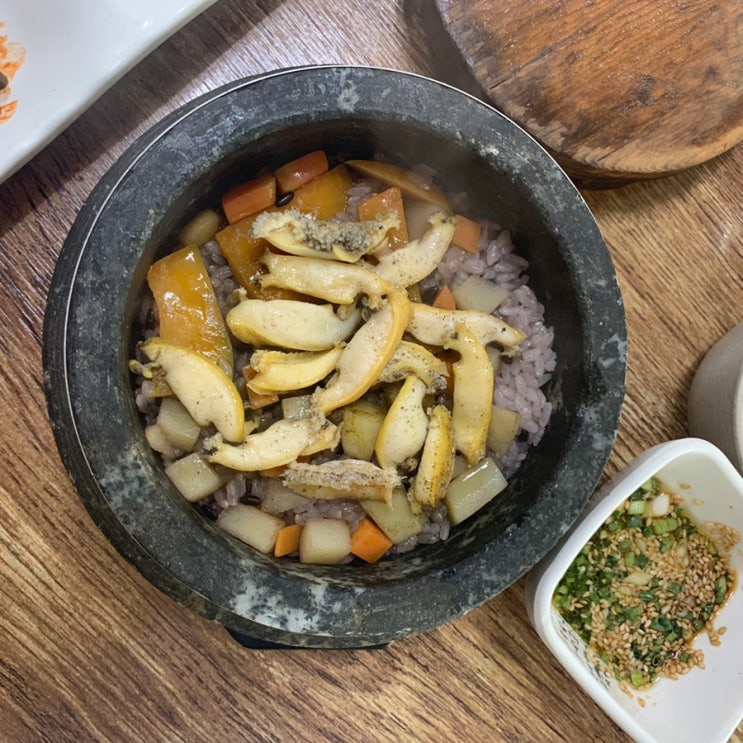 경남 통영 동피랑 전복마을 _멍게비빔밥 그리고 전복돌솥밥 홀릭️