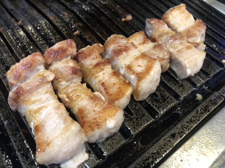  연남동 숯불숙성생고기 " 맛돈 "