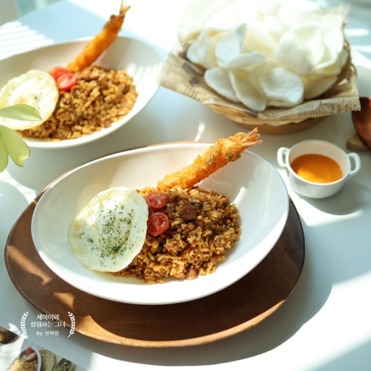  한솥도시락 4월 수량한정 신메뉴 나시고랭 콤보 알새우칩까지 맛봄