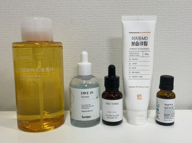  [뷰티/내돈내산] 민감성피부의 데일리 기초템 소개글 : 식물나라 카렌둘라 토너, 토리든 다이브인세럼, 원씽 호호바오일, 이지듀 보습크림, 에센허브 티트리오일