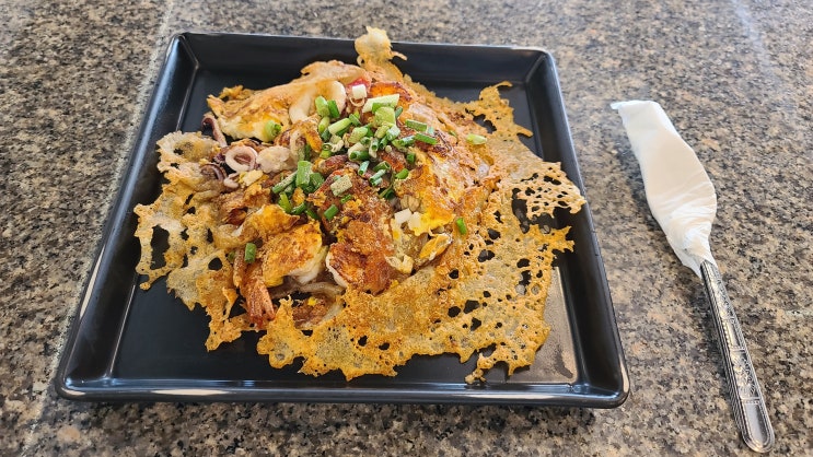 방콕 맛집! 팟타이는 팁싸마이보다 이곳. 파전스타일 팟타이! 동래파전보다 맛있다! 강력추천! 호이텃 차우래(Hoi-Tod Chaw-Lae). 방콕 맛집! 팟타이는 팁싸마이보다 이곳. 파전스타일 팟타이! 동래파전보다 맛있다! 강력추천! 호이텃 차우래(Hoi-Tod Chaw-Lae).