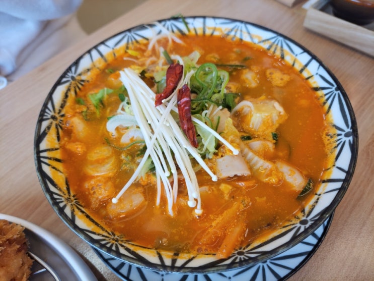  세종시 오유미당, 돈까스 소곱창쌀국수 맛집