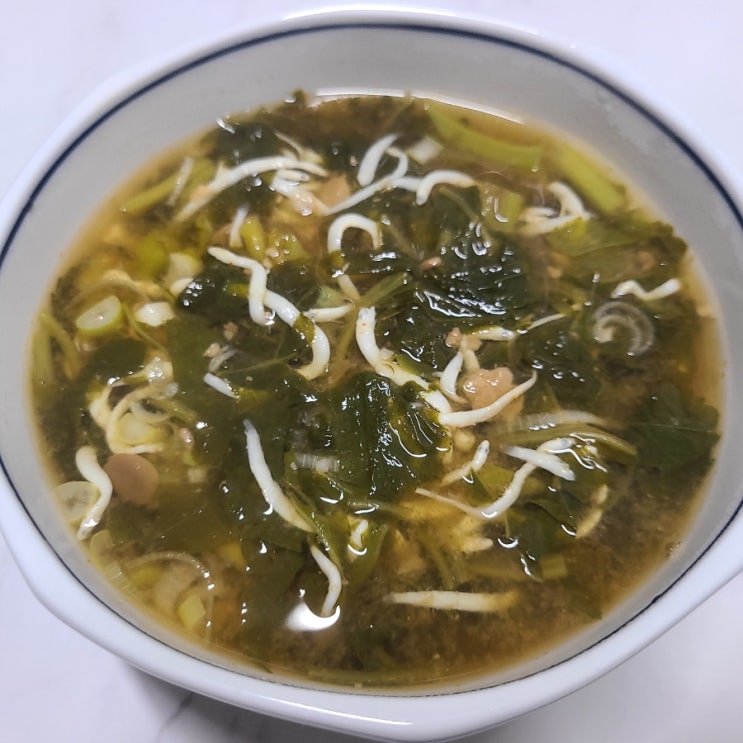  [당진 장고항] 실치회무침 먹고 남은 실치로 끓인《아욱된장국》