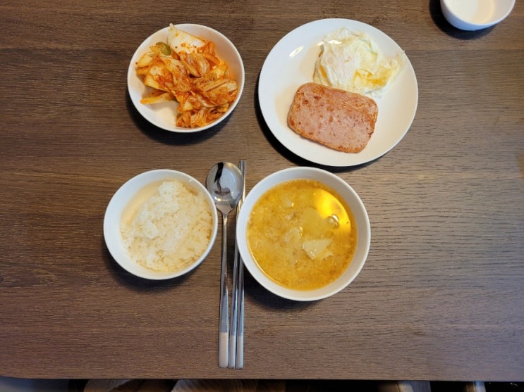 신혼집 첫식사(4/4)_ 흰쌀밥에 감자된장국,스팸,계란후라이