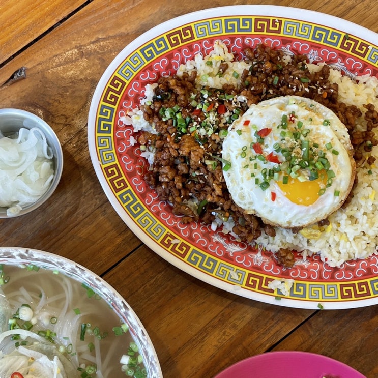  행궁동맛집 까몬 :: 쌀국수와 볶음밥 둘 중 하나만 고를 수 없을 때