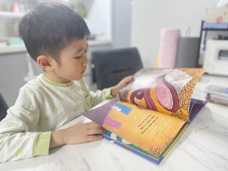  어두운 밤 혼자 화장실을 찾아 나선 랑이의 모험! <마렵단 말이야>