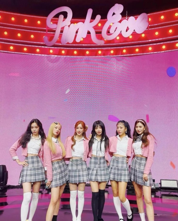 YG로 이적한 손나은, 에이핑크 11주년 앞두고 탈퇴 결정 내렸다...에이핑크는 5인 체제 재편 YG로 이적한 손나은, 에이핑크 11주년 앞두고 탈퇴 결정 내렸다...에이핑크는 5인 체제 재편