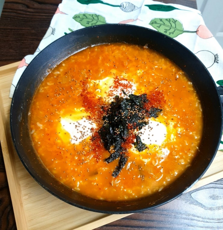  편스토랑 류수영 수란 김치죽 레시피 속편한 주말아침메뉴 해장요리 만들기