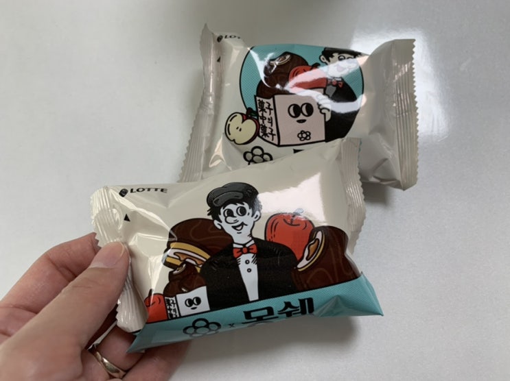 신상과자 태극당 x 몽쉘 "태극당 몽쉘 사과잼 로루케익 " 기존 몽쉘과는 전혀 다른 맛이라 새로워요 신상과자 태극당 x 몽쉘 "태극당 몽쉘 사과잼 로루케익 " 기존 몽쉘과는 전혀 다른 맛이라 새로워요